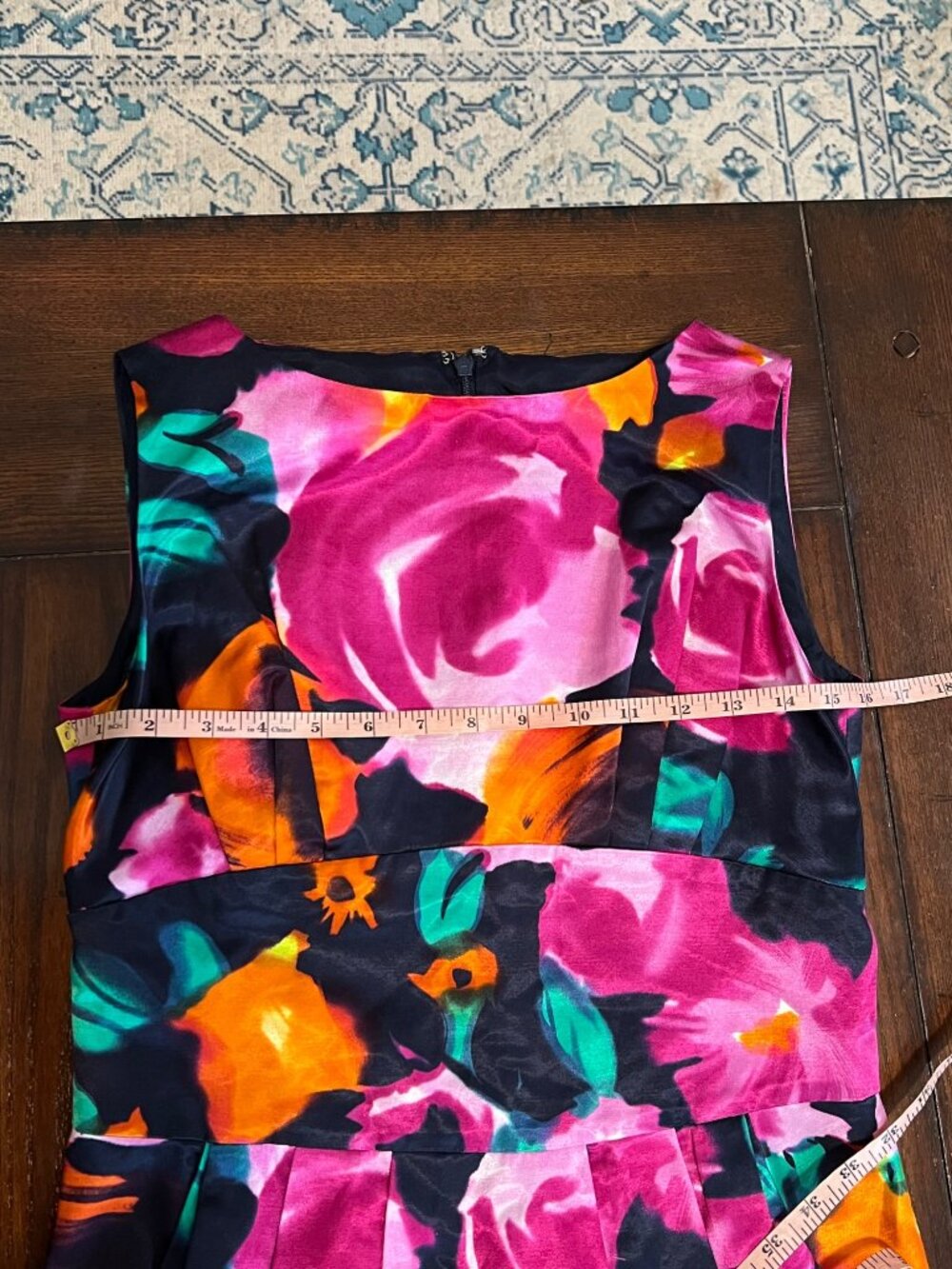 St. John Floral Dress Watercolor Sleeveless Pencil Sheath Lined Silk Pockets 6 - Picture 8 of 14